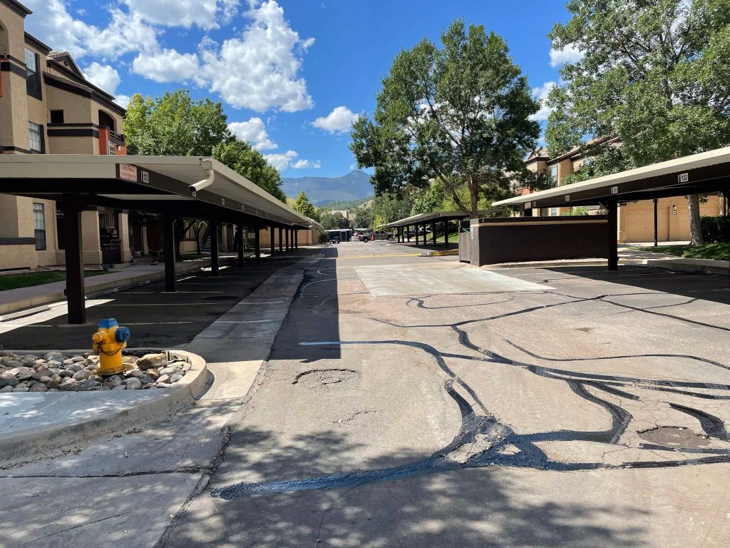 Asphalt Crack Sealing